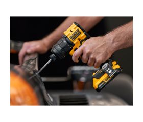 DCD803D2T-QW - Taladro Atornillador Multi-cabezal sin escobillas XR 18V 70Nm con 2 baterías Li-Ion 2Ah y Maletín TSTAK