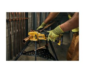 DCE154N-XJ - Cortadora Tubos de Cobre sin escobillas XR 18V sin cargador/batería