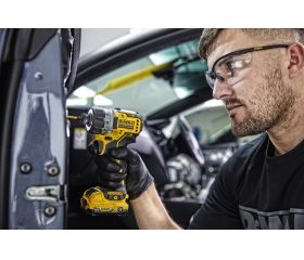 DCF601D2-QW Atornillador sin escobillas XR 12V Li-Ion 2Ah