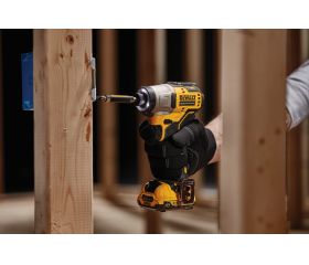 DCF801D2-QW Atornillador de Impacto sin escobillas XR 12V Li-Ion 2Ah