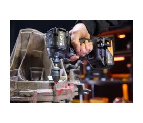 DCF86MP2T-QW - Atornillador Impacto compacto McLaren sin escobillas XR 18V 1/4