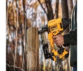 DCFS950P2-QW Grapadora de Cercas sin escobillas XR 18V Li-Ion 5Ah