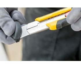 Cúter FATMAX® 25mm con rueda de bloqueo