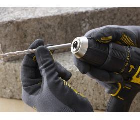 KIT V20 Li-Ion 18V: Taladro Percutor SFMC711, set de 50 piezas, 2 baterías Li-Ion 2Ah y bolsa