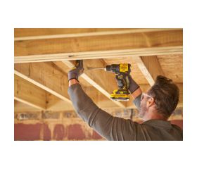 Taladro Percutor BRUSHLESS V20 Li-Ion 18V 60Nm. Incluye 2 baterías Li-Ion 2Ah, cargador 1.25A y maletín Pro-Stack.