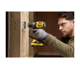 Taladro Atornillador BRUSHLESS V20 Li-Ion 18V 80Nm. Incluye 2 baterías Li-Ion 2Ah, cargador 1.25A y maletín