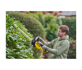 Cortasetos V20 Li-Ion 18V 55cm con una batería 4Ah