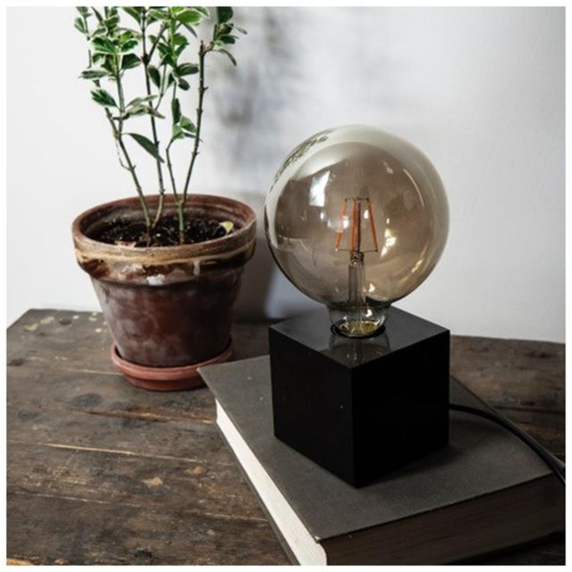 LAMPARA MESA CUBO MARMOL NEGRO XANLITE EG-CDEM01BB125F