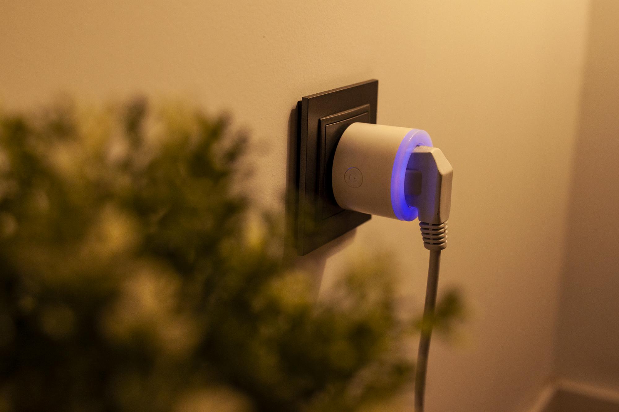 ENCHUFE WIFI C/MED CONSUM LUZ ENERGEEKS EG-EW001MC