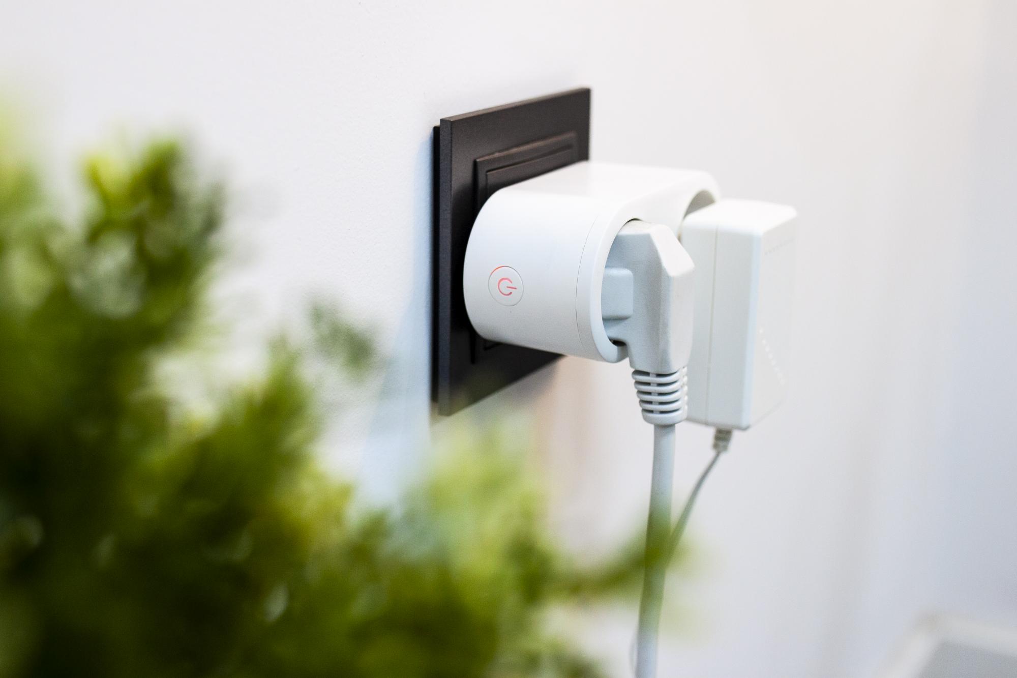 ENCHUFE WIFI DOBLE C/MEDIDOR ENERGEEKS EG-EW006MC