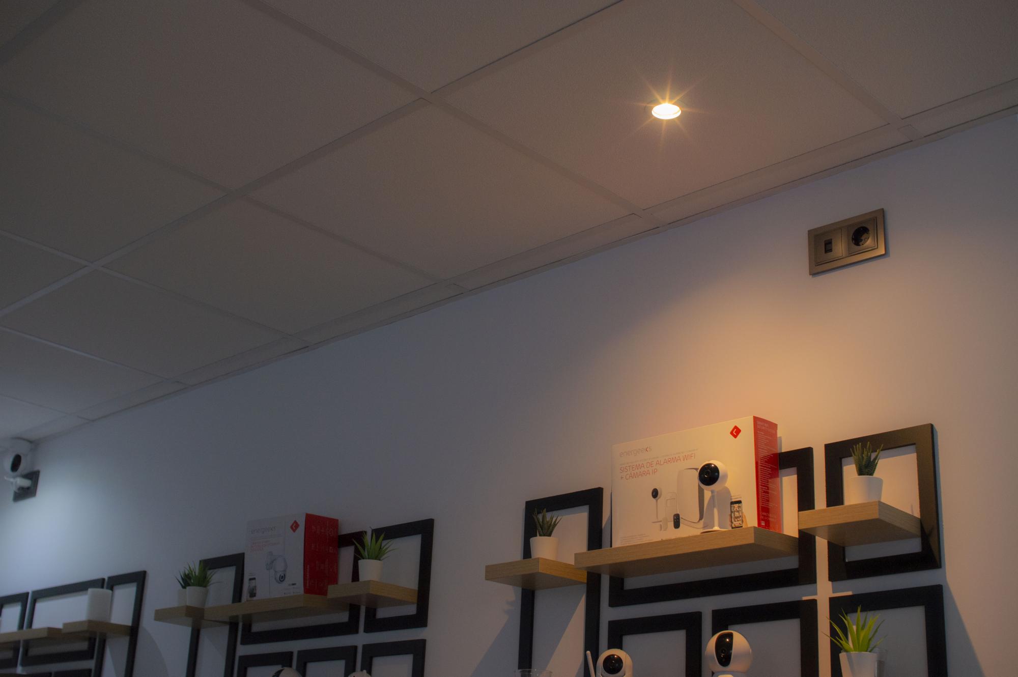 BOMBILLA WIFI GU10 CCT+RGB 356LM ENERGEEKS EG-GU10BOMBW001