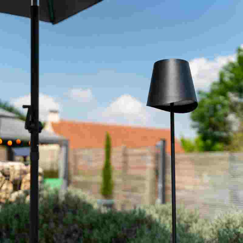 LÁMPARA SUELO NEGRA RECARGABLE 400LUMEN XANLITE EG-LAM130ND