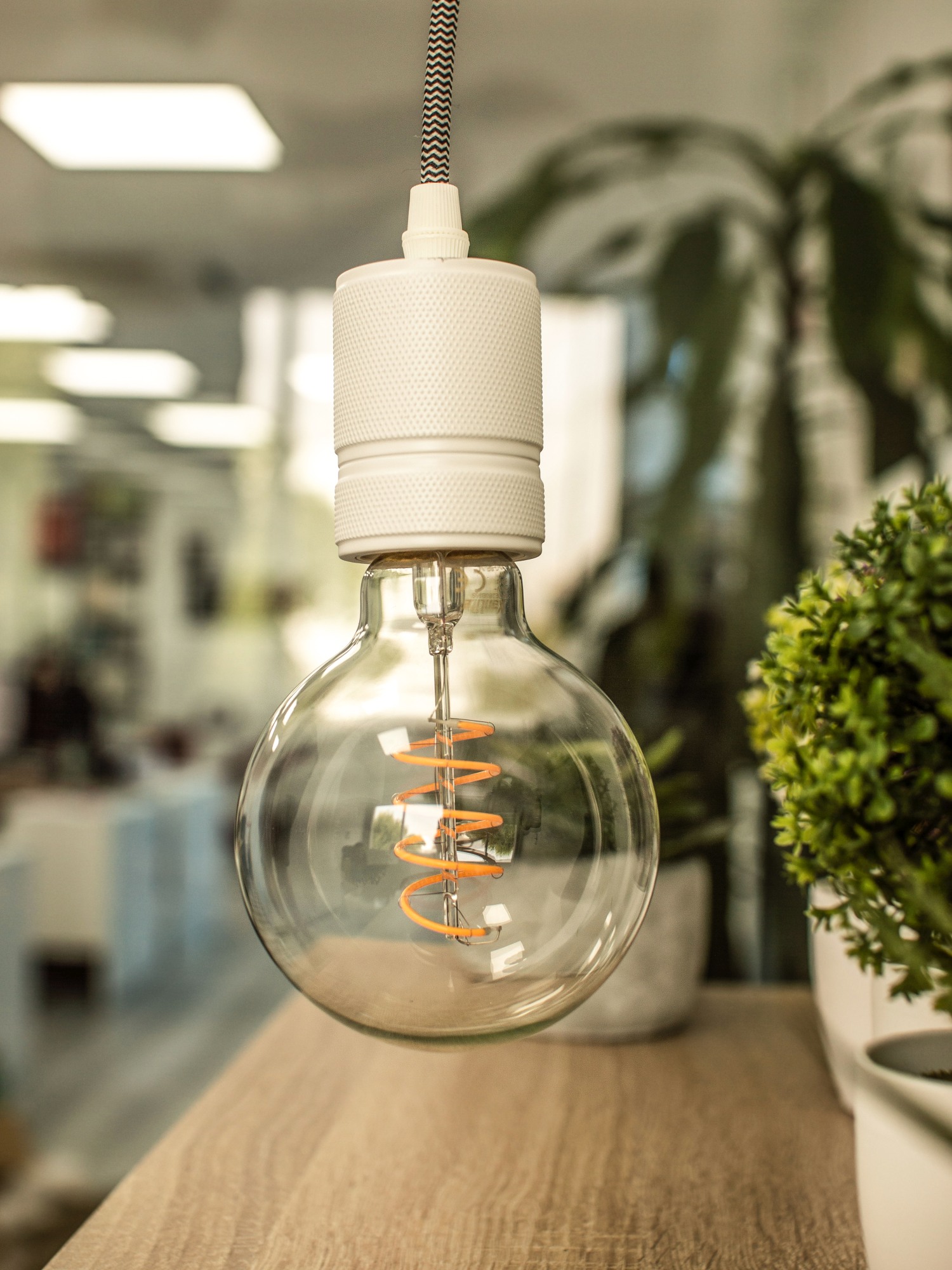 PENDEL METAL BLANCO LISO BLANCO/NEGRO ENERGEEKS EG-PENDEL007