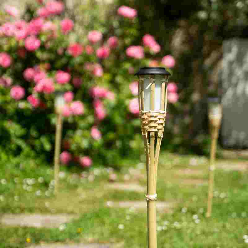 BALIZA SOLAR EFECTO LLAMA BAMBÚ XANLITE EG-SOBABAM