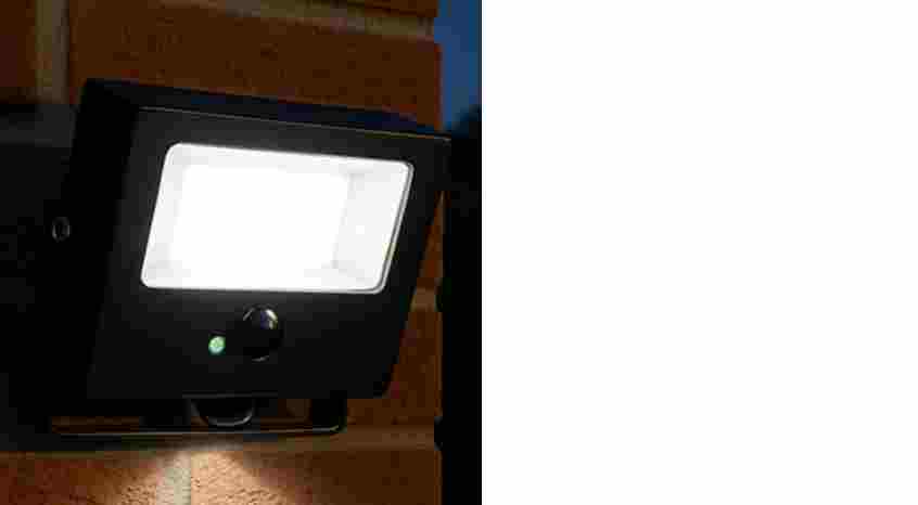 PROYECTOR DE PARED SOLAR LED XANLITE EG-PRS1500D