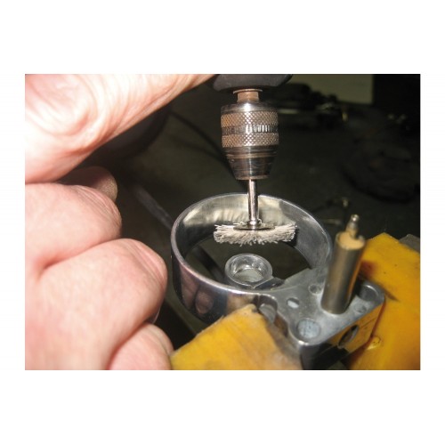 Carda redonda miniatura RBU Ø 22x2 mm, mango Ø 3 mm, filamento de óxido de aluminio Ø 0,30, grano 600