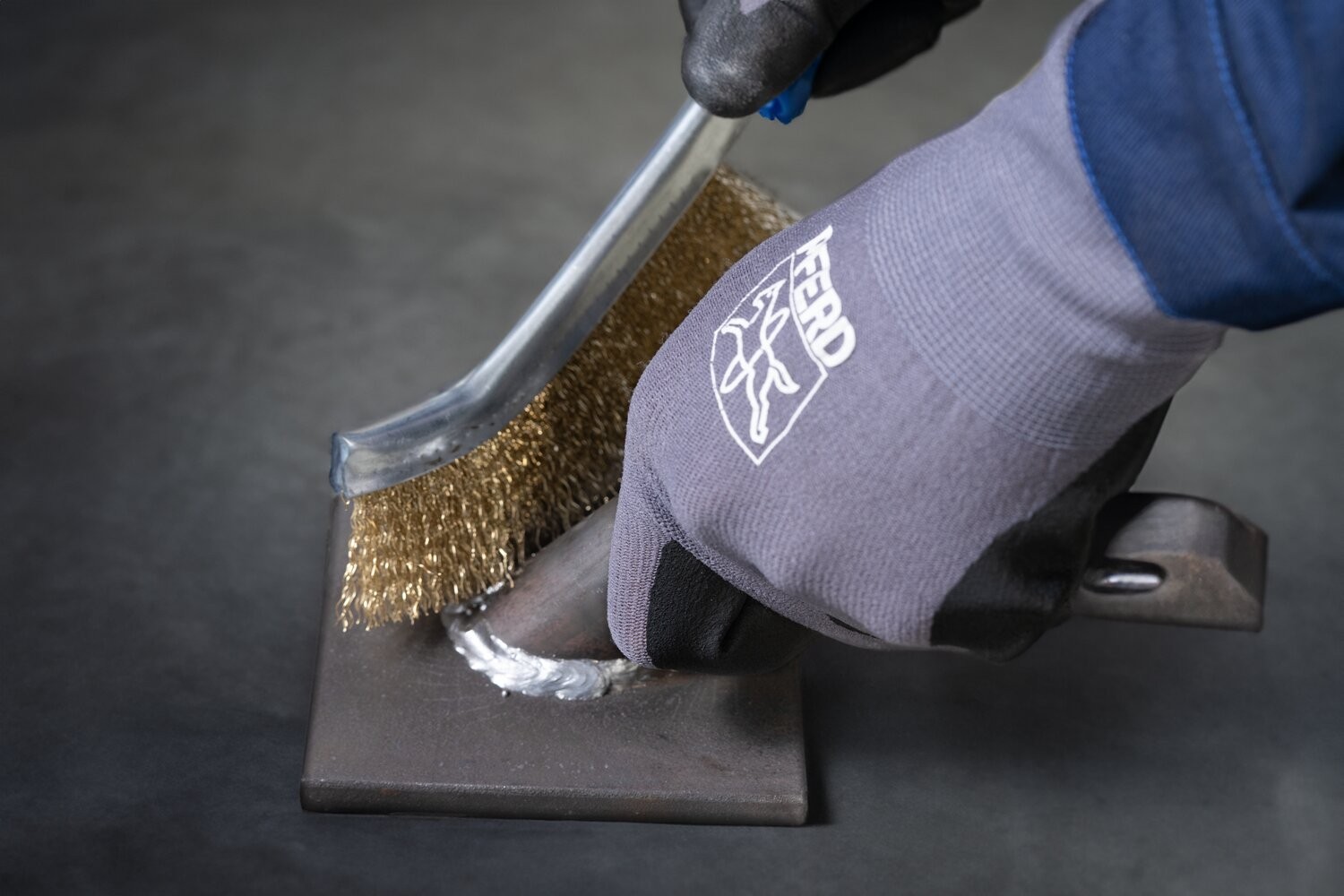 Cepillo manual curvado HBG, 1 fila, alambre de acero Ø 0,30 (10)