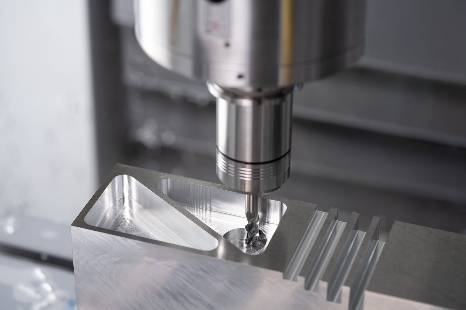 Fresa VHM Ø10 mm, 3 filos, 2xDC, destalonado del cuello extralargo, chaflán 0,2 mm, sin recubrimiento, mango HA, Rendimiento en aluminio