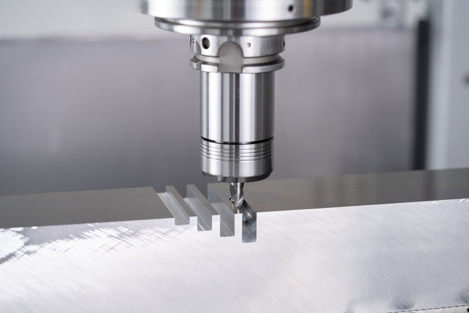 Fresa VHM Ø10 mm, 3 filos, 2xDC, radio 1 mm, sin recubrimiento, mango HA, Rendimiento en aluminio