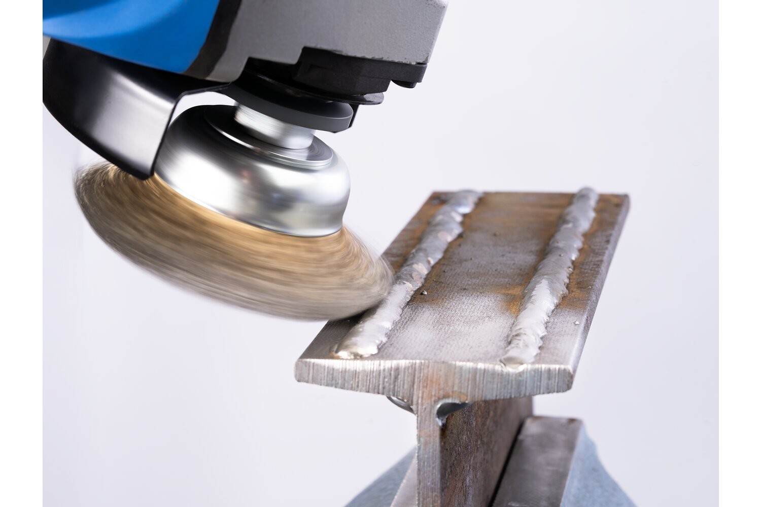 Carda vaso sin trenzar TBU Ø 60 mm M14, Ø 0,25 mm alambre trenzado de acero latonado, amoladora angular