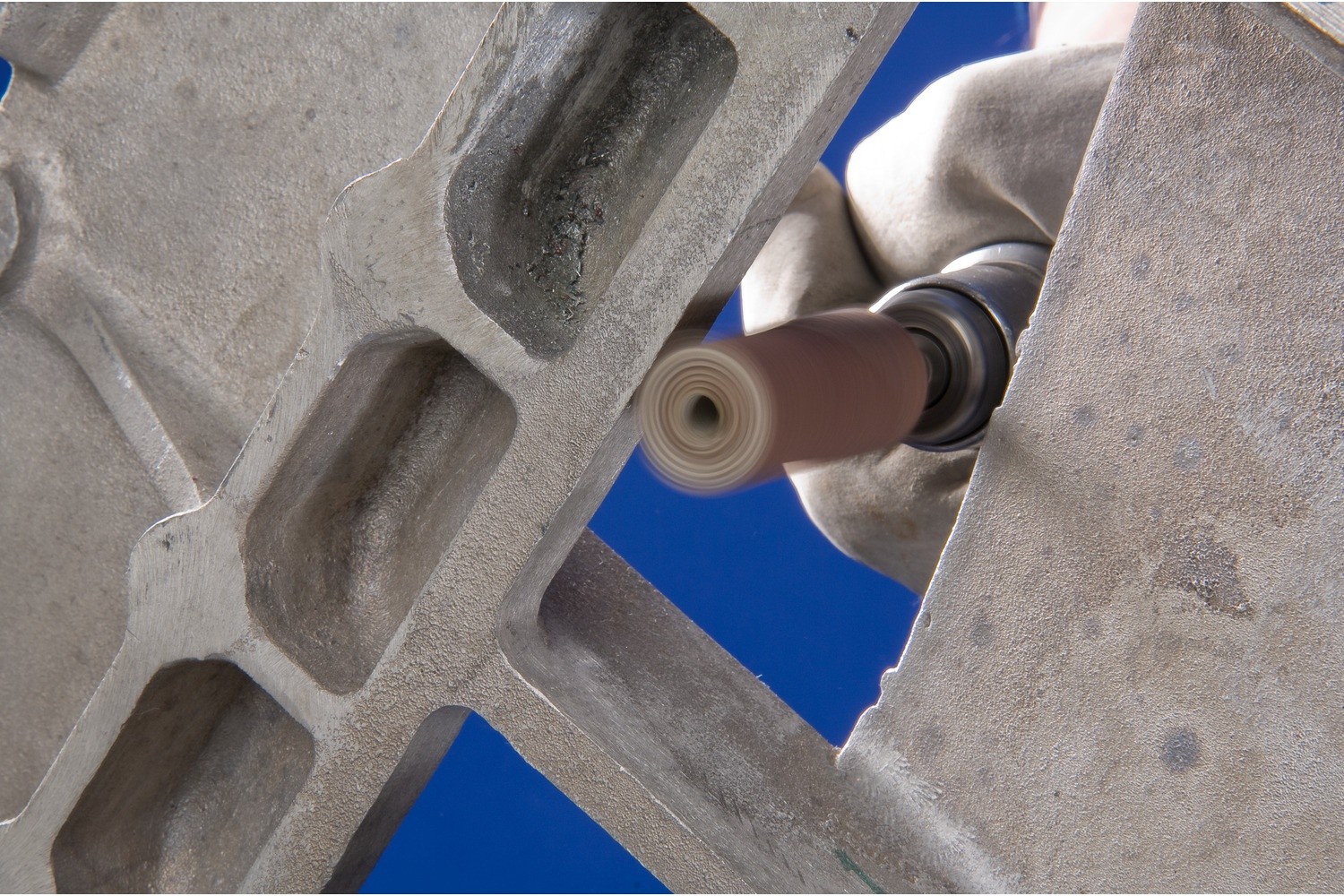 Rollos lijadores cilíndricos POLIROLL PR Ø 12x35 mm agujero Ø 3 mm corindón A150