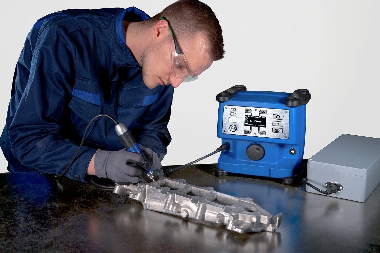 Fuente de alimentación RCK NT con conector IEC universal