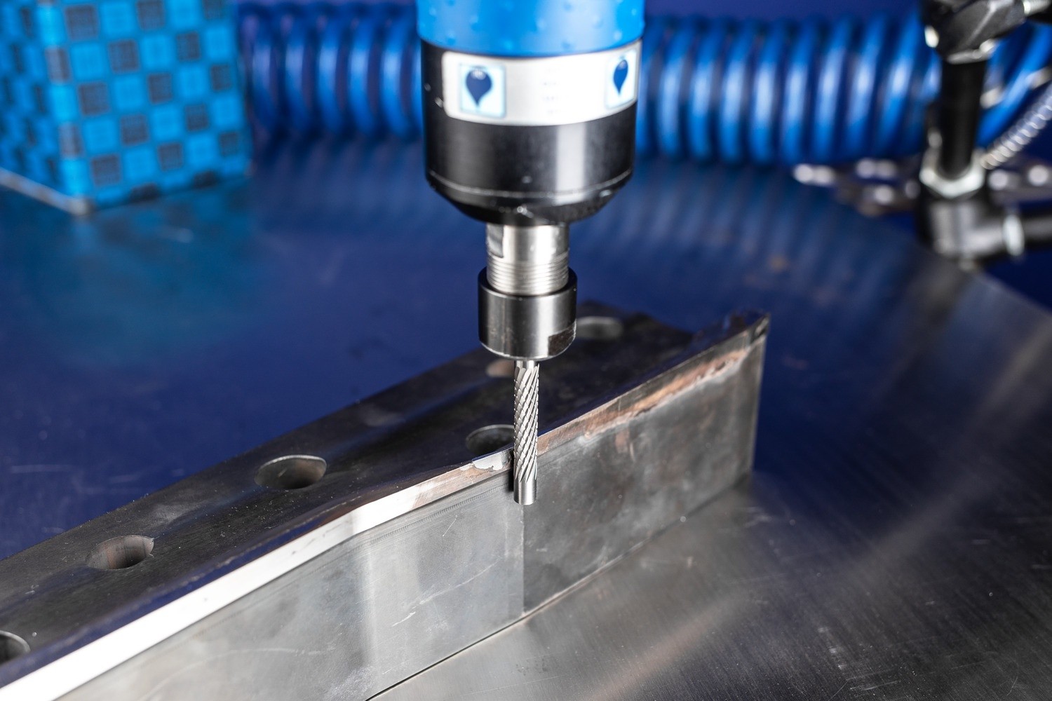 Fresa copiadora de metal duro 7 mm cilíndrica ZYA Ø 06x30 mm, mango Ø 6 mm, Z4 semifino universal