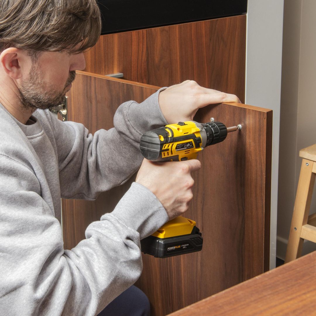 POWX00820 Taladro/atornillador 20v li-ion 2batt 74acc