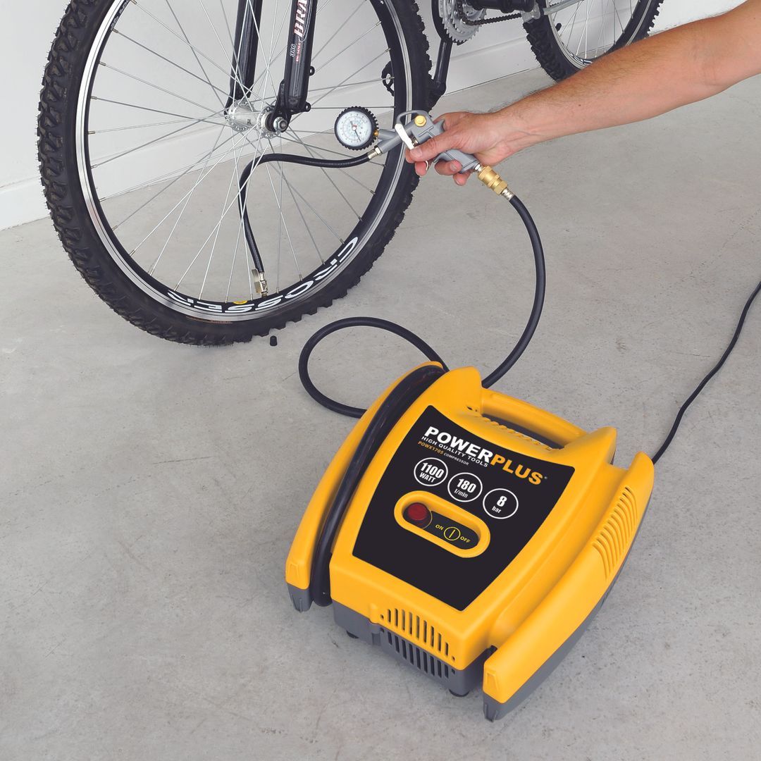 POWX1705 Compresor oil free 1100W - 3 acc.