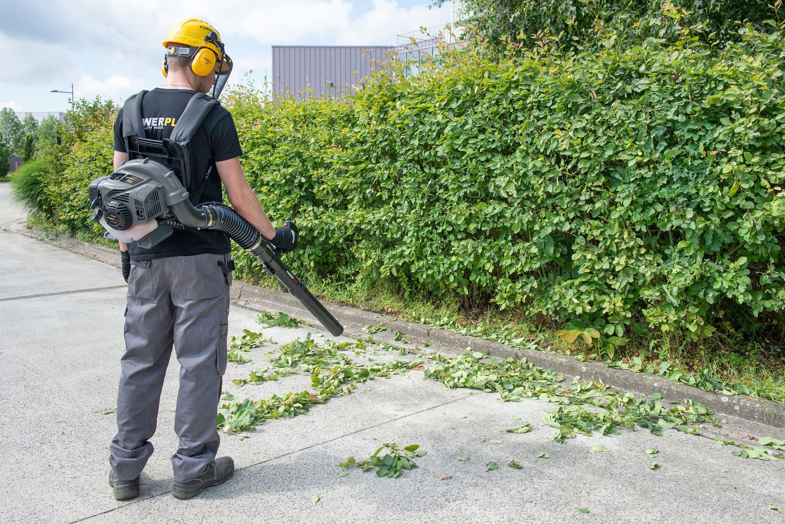 POWEG9020 Soplador de hojas mochila 26cc