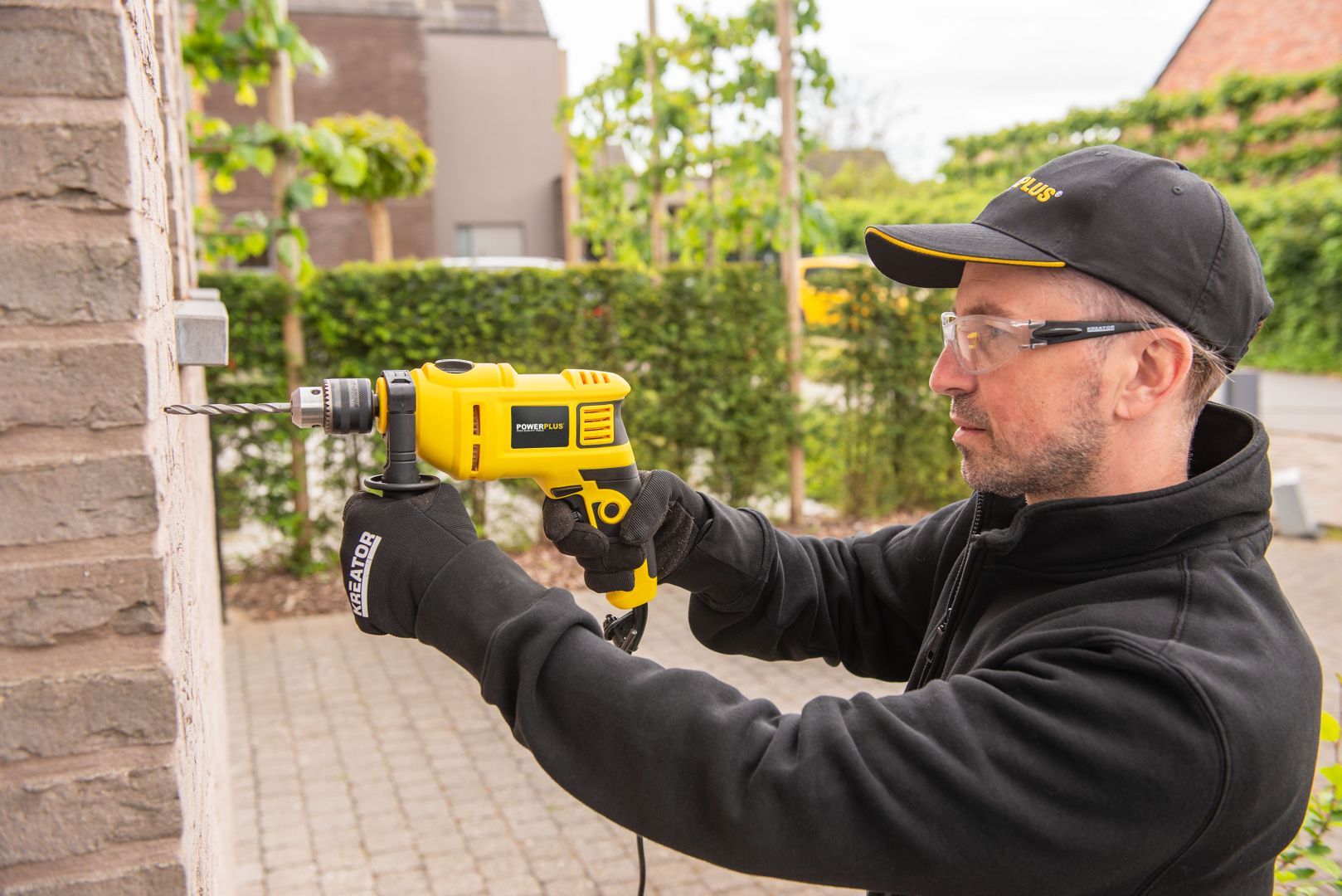 POWX0260 Taladro percutor  reversible 650w