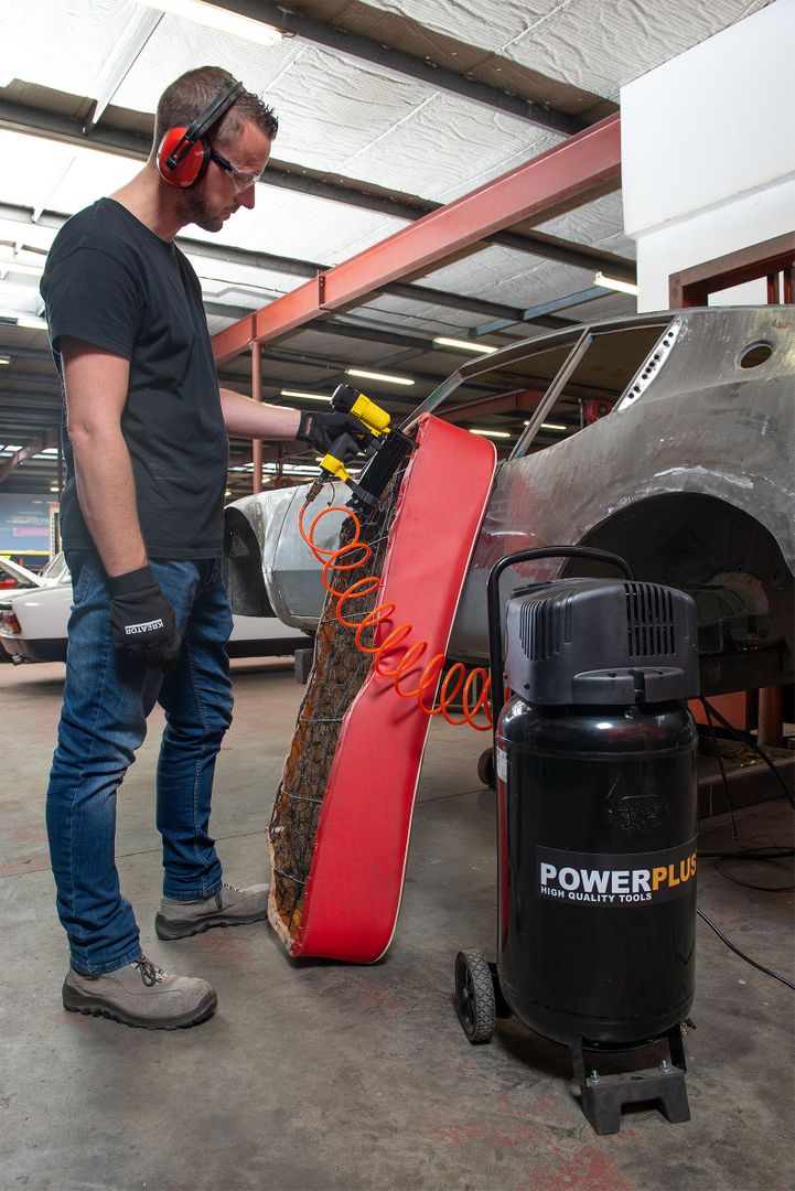 POWX1751 Compresor sin aceite 1100W 50L - 11 acc.