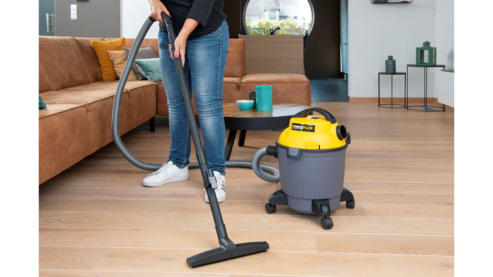 POWX321 Aspirador húmedo/seco 1000w