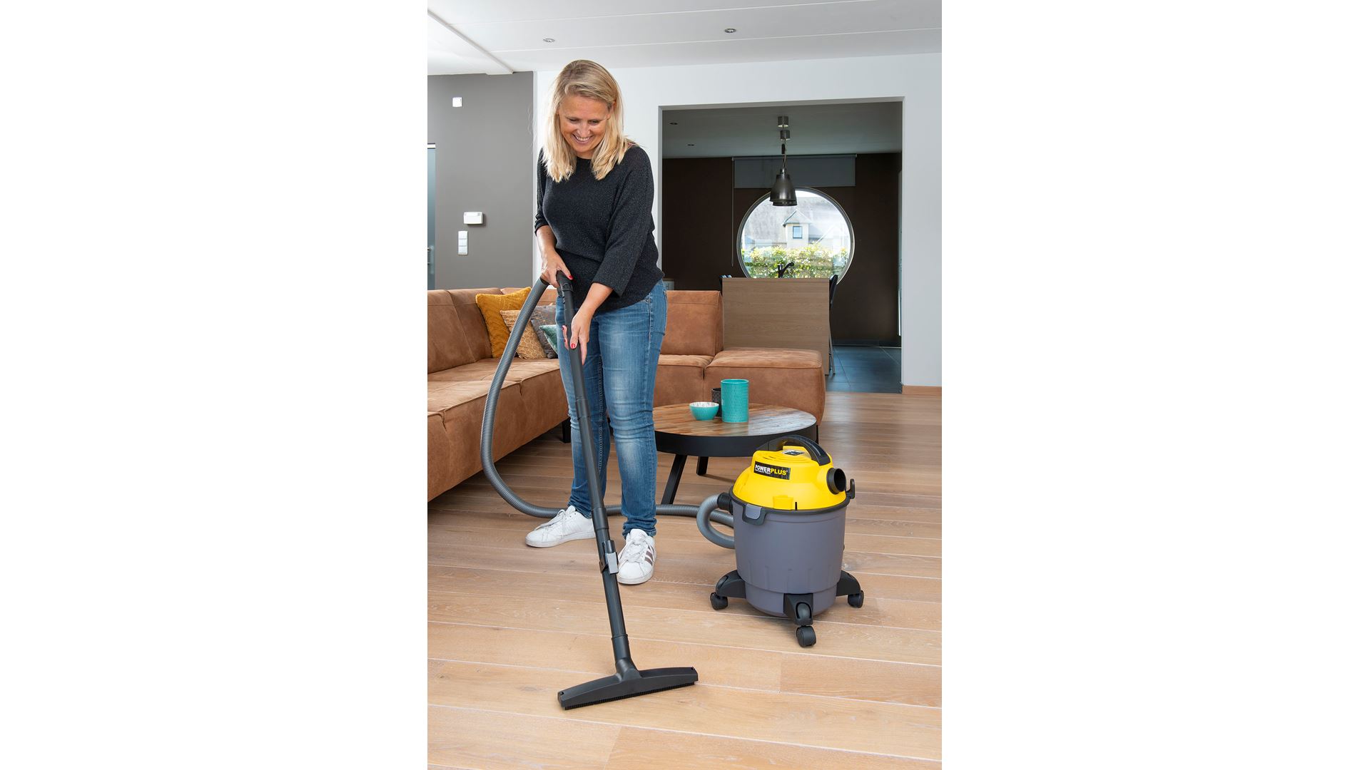 POWX321 Aspirador húmedo/seco 1000w