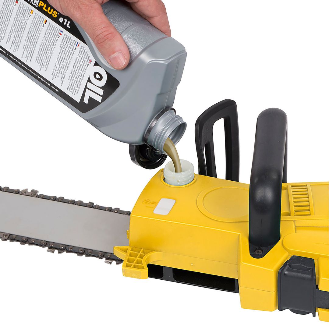 POWXG1032 Motosierra telescópica 900W  300mm - 1 acc.