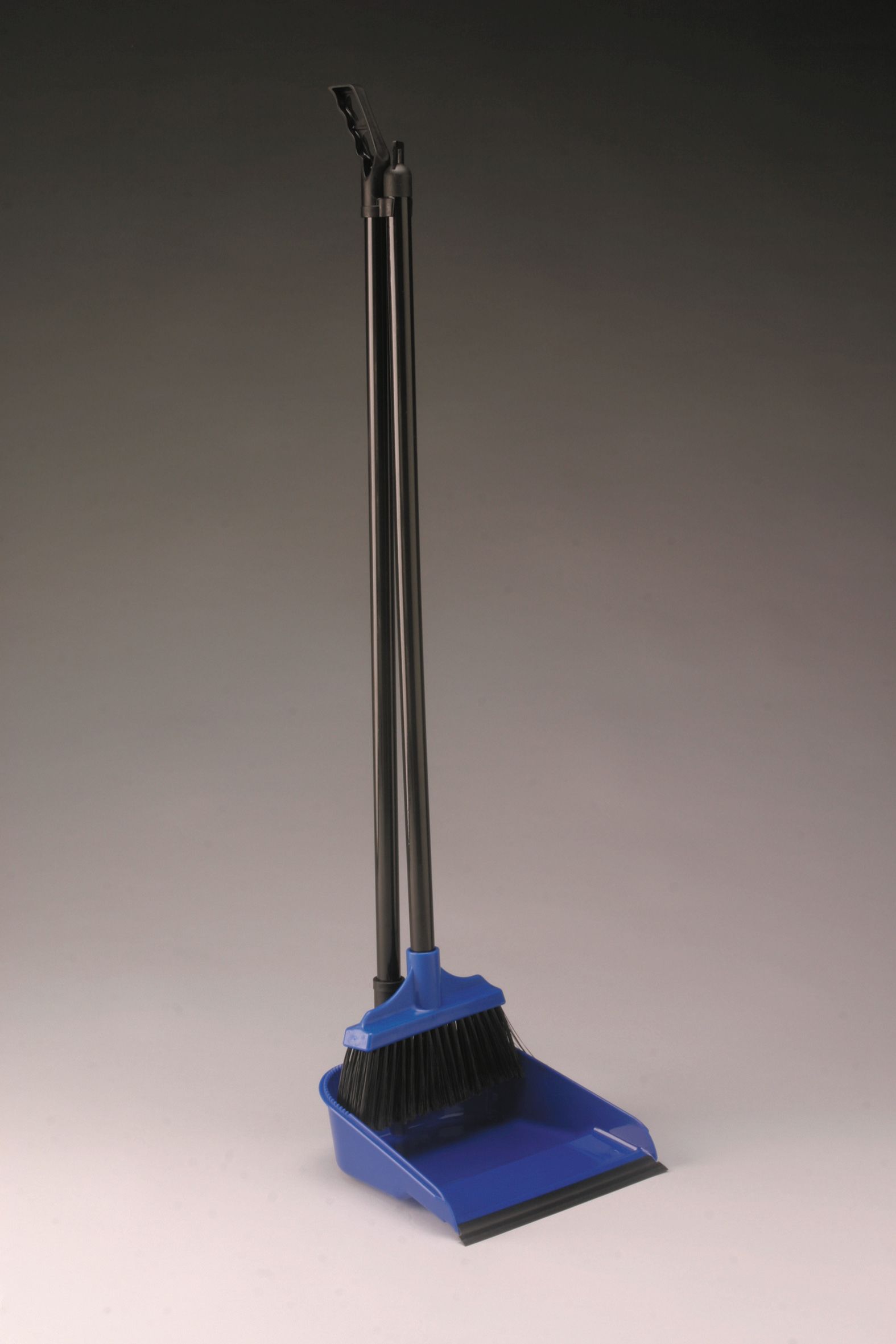 RECOGEDOR BASCULANTE C/GOMA+ESCOBA+MANGO Ref.6403