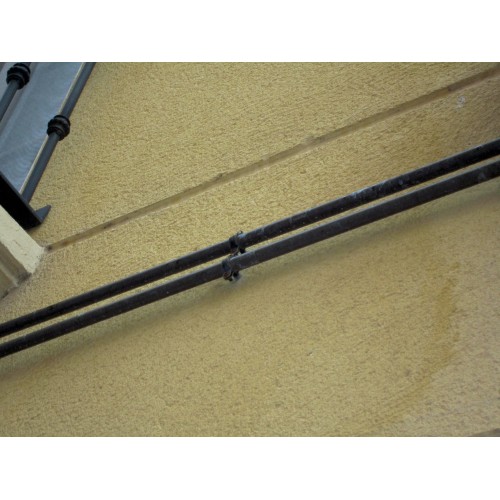 AB-GD [CP] Abrazadera gásmica negra doble M6 con tirafondo