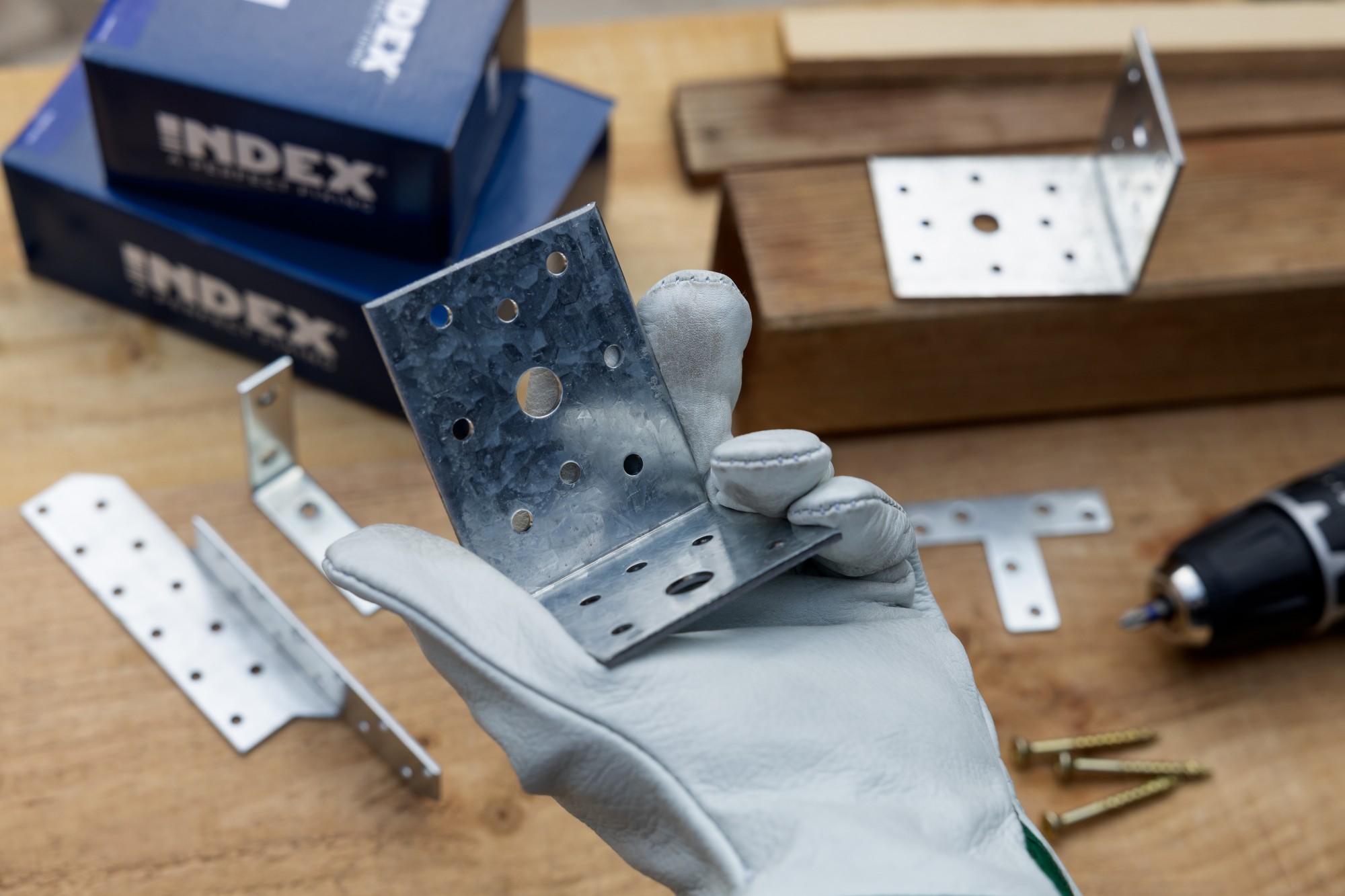 SC-LD [CP] Escuadras para unión de madera. De ensamblaje de lados iguales