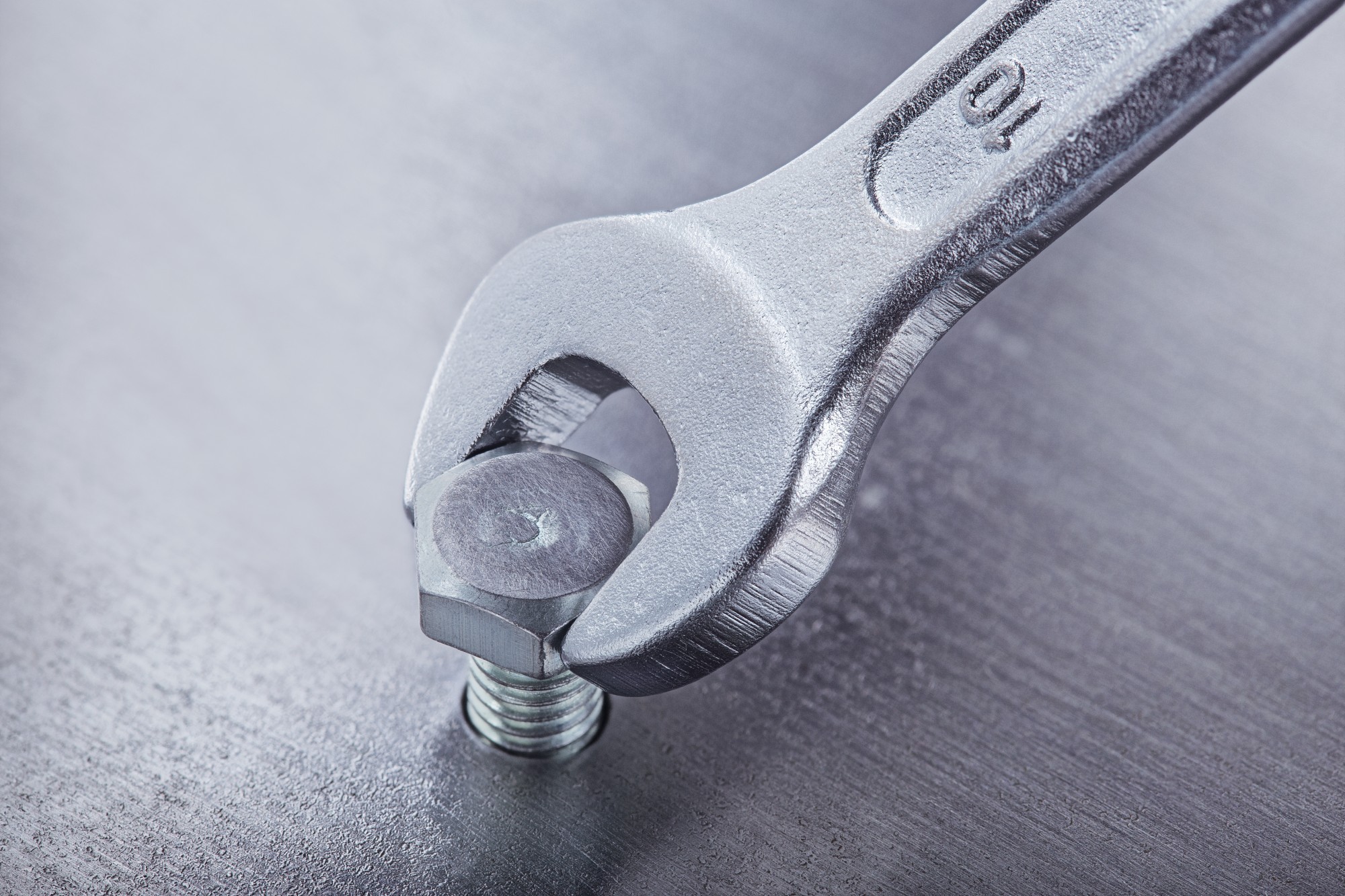 DIN-931 [CV] Tornillo rosca métrica con cabeza hexagonal 8.8. Rosca media. Zincado