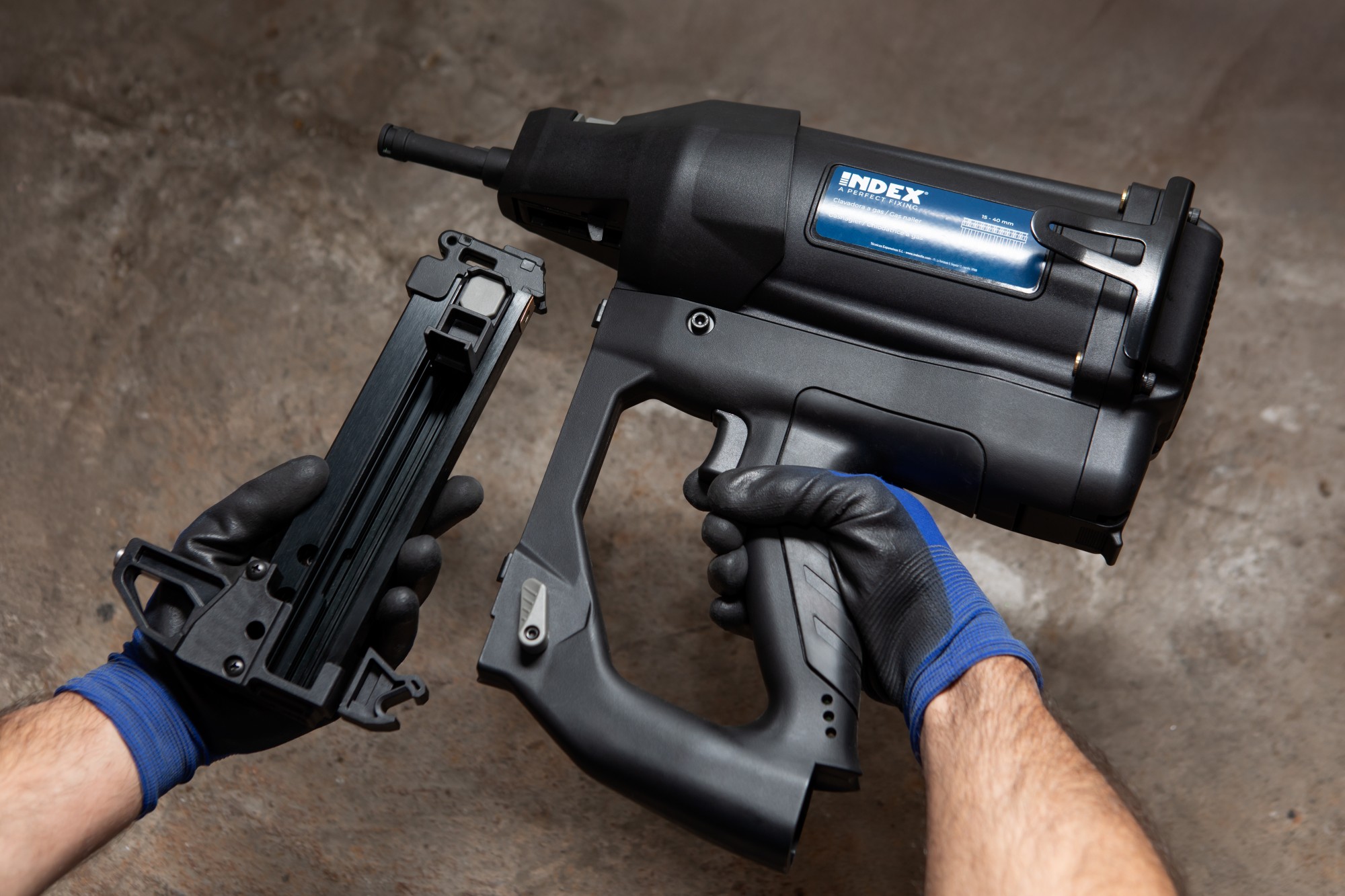 FG-CLCAR [CP] Accesorios para pistola de gas. Cargador para 40 clavos