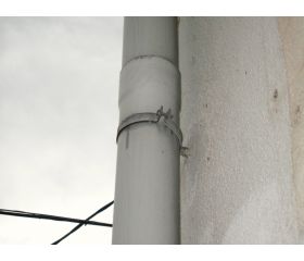 AB-DE Z [CP] Abrazadera desagüe de empotrar. Zincada