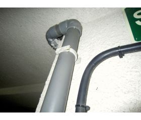 AB-GU [CP] Abrazadera guía simple con pre-rosca M6. Abrazadera guía gris simple con pre-rosca M6