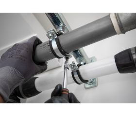 AB-IA [CP] Abrazadera reforzada isofónica M8 abierta