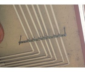 AB-IN [CP] Clip simple de polipropileno con casquillo de latón M6