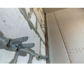 ADU [CP] Anclaje directo “U” para soporte de perfiles en falsos techos