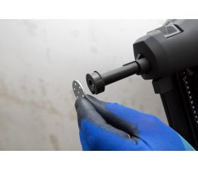 FG-ARAM EP [CP] Accesorios para instalar con pistola de gas. Arandela metálica. Bote de plástico