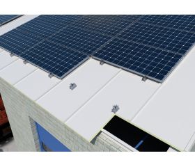 PSA-AV [CP] Perfiles, uniones, guías y empalmes para estructura de apoyo. Perfil de aluminio con alas para fijación directa discontinua en valle