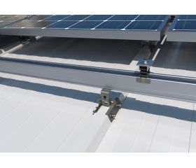 STR [CP] Accesorios regulables para la instalación de placas solares. Soporte regulable para perfil trapezoidal. Inoxidable A2