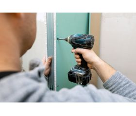 PL-F [CP] Tornillo para placa de yeso de altas prestaciones. Fosfatado. Cabeza trompeta, rosca doble hilo y punta alfiler. Huella PH. Tornillo