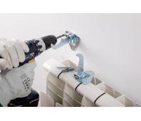 RA-TRG [CP] Soportes para radiadores de aluminio. Soporte triangular regulable con goma antivibraciones. 2 PCS x KIT